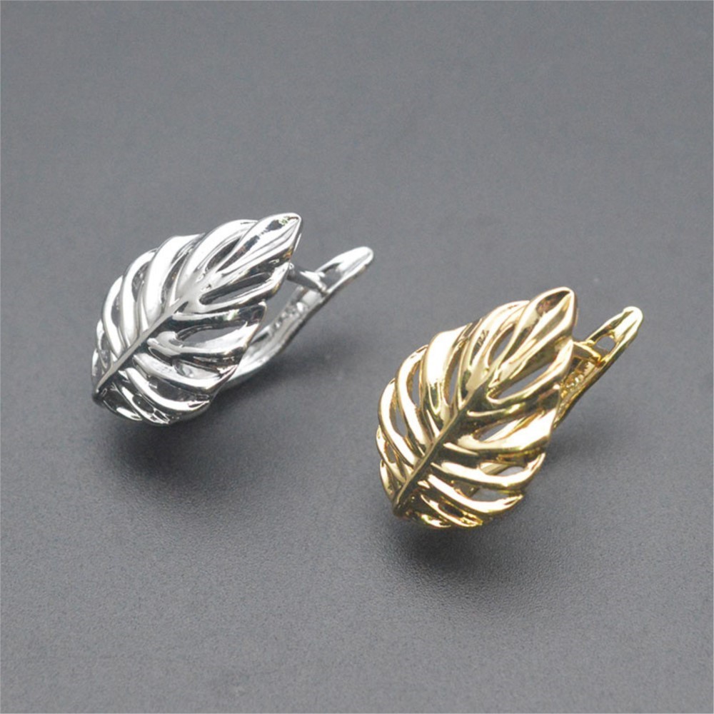 1/2個 18K金メッキ真鍮製 葉っぱ型中空ファッションイヤ - Jewelry Making Metal Supplies のレビューと価格