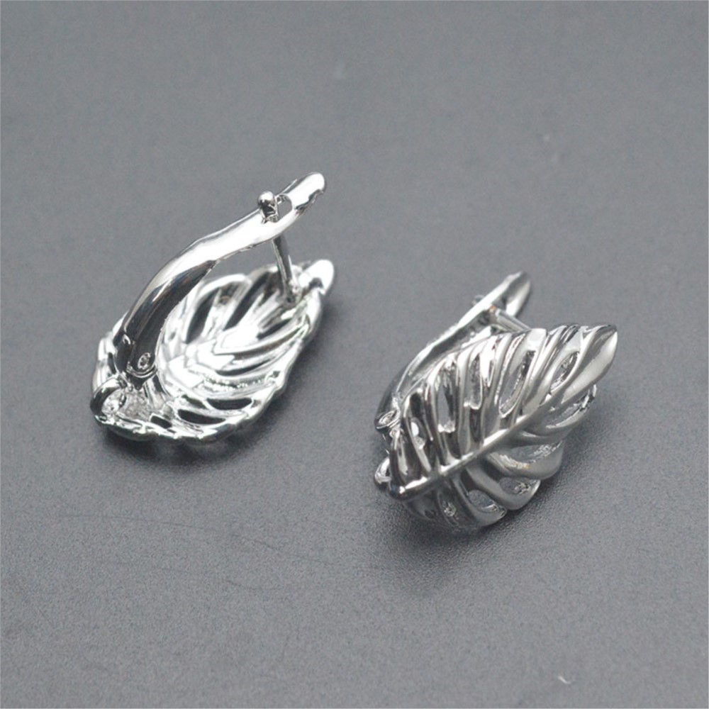 1/2個 18K金メッキ真鍮製 葉っぱ型中空ファッションイヤ - Jewelry Making Metal Supplies のレビューと価格